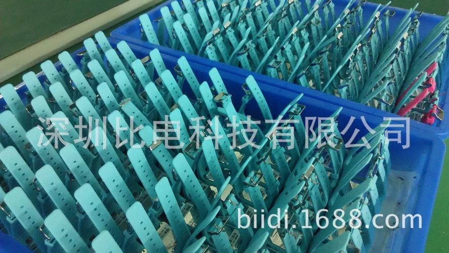 新款 兒童gps定位智能手表手機(jī) 3g可打電話小孩手表 oem定制
